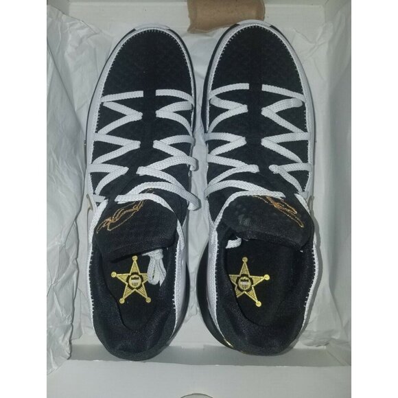 NIKE LEBRON XVII 17 LOW MEN\'S SIZE 8 NEW With Box (no box top)
